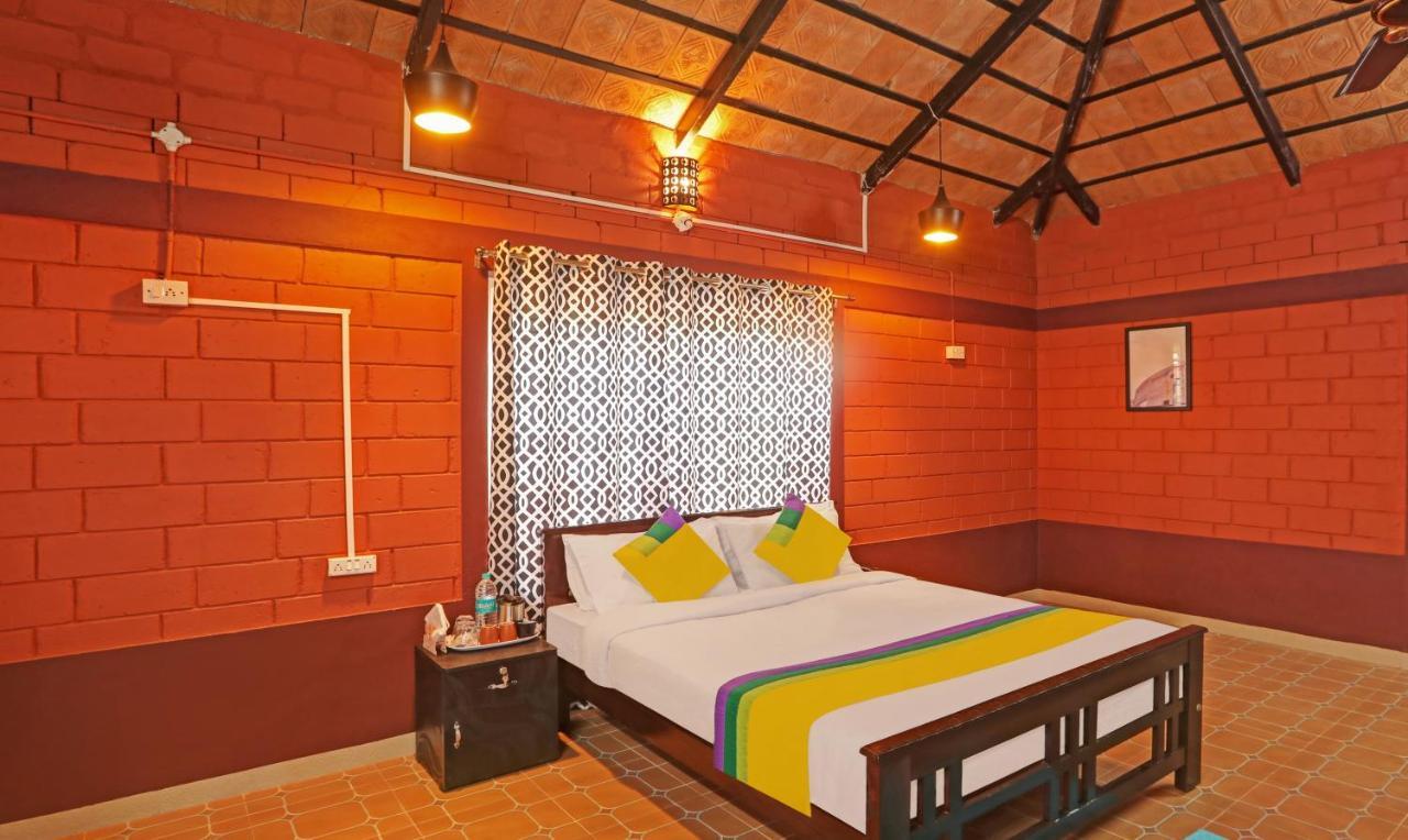 Hotel Allaranda Homestay Мадикери Экстерьер фото