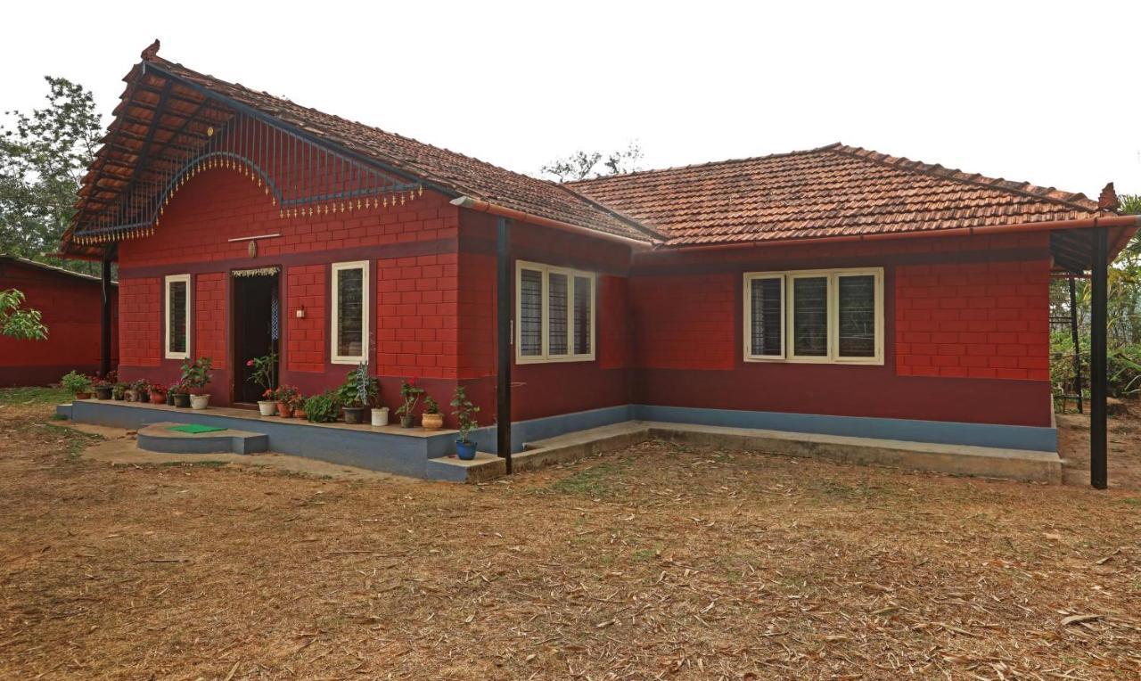 Hotel Allaranda Homestay Мадикери Экстерьер фото