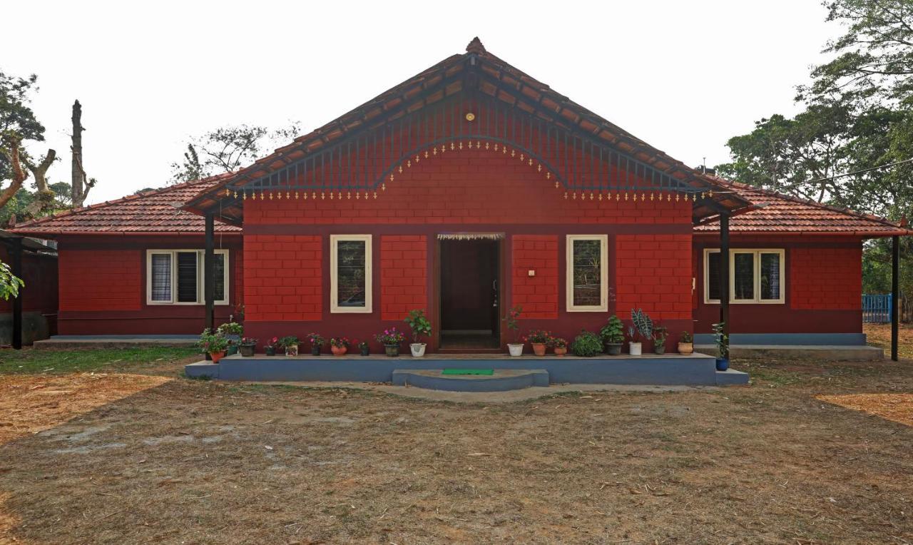 Hotel Allaranda Homestay Мадикери Экстерьер фото