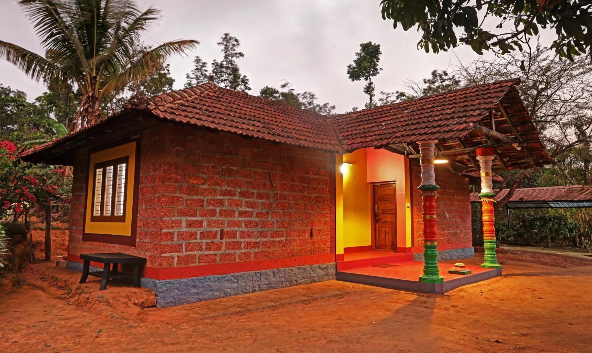 Hotel Allaranda Homestay Мадикери Экстерьер фото
